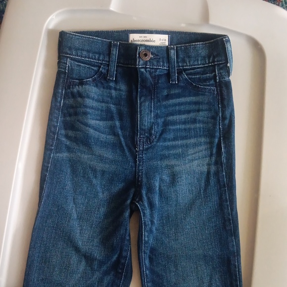 Abercrombie high-waist jeans with zippers at ankles - Picture 2 of 4